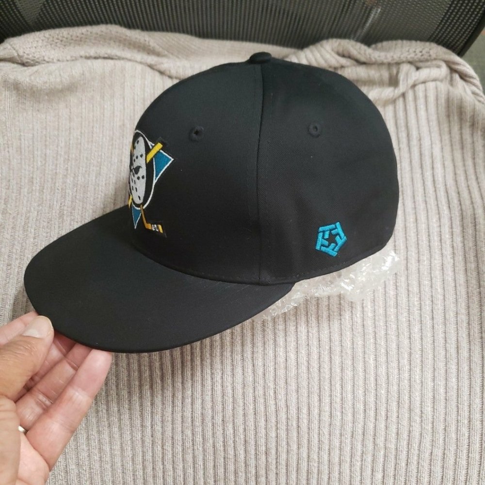 Men's cap - Picture 2 of 5